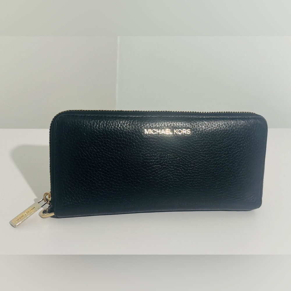 Michael Kors Black Jet Set Travel Continental Wallet